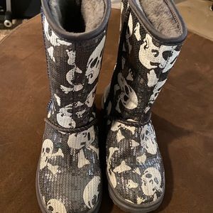 Ugg’s sequin skull boots size 4